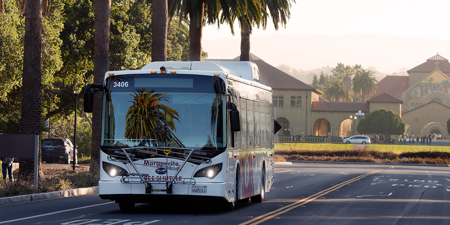 Electric bus on Palm Drive